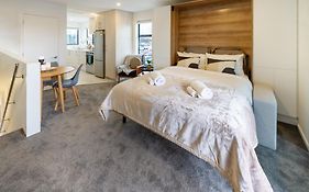Luxurious Studio Prime Location City Centre